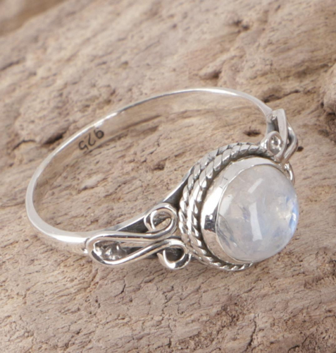 Boho silver ring, filigree Indian gemstone ring - moonstone - 1x1 cm