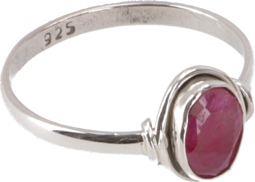 Boho silver ring, filigree gemstone ring - ruby quartz - 1x0,8 cm