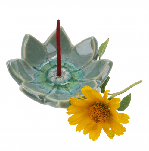 Ceramic smoking plate `Lotus blossom xl` - Model 23 - 3x8x8 cm  8 cm