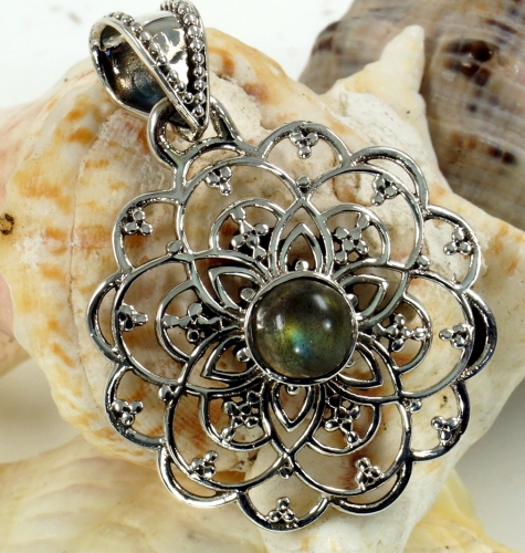 Ethno silver pendant, silver flower pendant - labradorite - 2,5x2,5x0,5 cm  2,5 cm