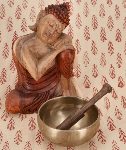 Handmade singing bowl with long-lasting sound, Tibetan singing bowl - 17 cm