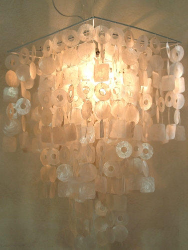 Ceiling lamp/ceiling light, shell light made of hundreds of Capiz, mother-of-pearl plates - model Sixty white - 70x40x40 cm 