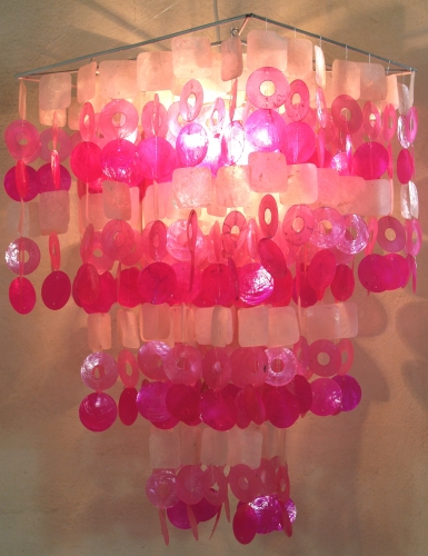 Deckenlampe / Deckenleuchte, Muschelleuchte aus hunderten Capiz, Perlmutt Plttchen - Modell Sixty wei-rosa-pink - 70x40x40 cm 