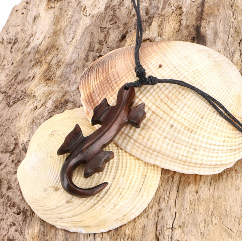 Ethno coconut necklace, surfer necklace - gecko - 45 cm