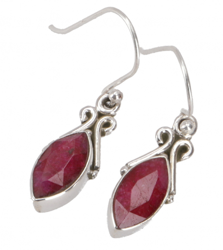 Indian silver earrings, filigree ethno earrings, boho ornament earrings - ruby quartz - 2x1x0,6 cm 