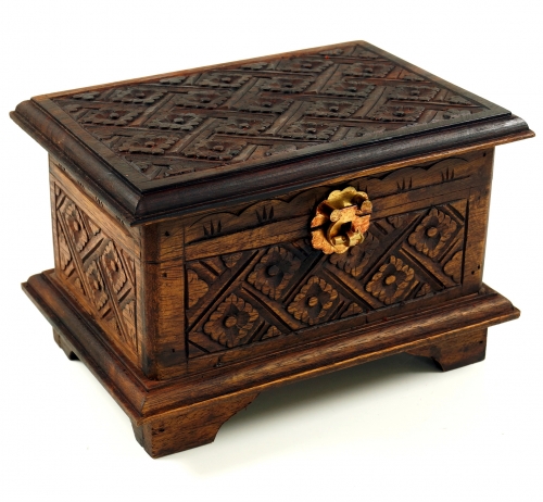 Carved small treasure chest, wooden box, jewelry box, treasure chest - model 16 - 14x21x15 cm 