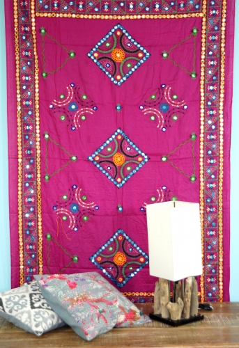 Besticktes Tuch mit Spiegelchen, indisches Boho Wandtuch, Pareo - pink - 110x220x0,2 cm 