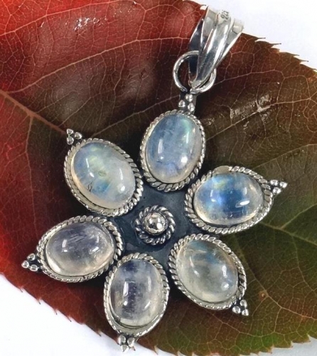 Ethno blossom silver pendant, Indian boho pendant - moonstone 3 cm