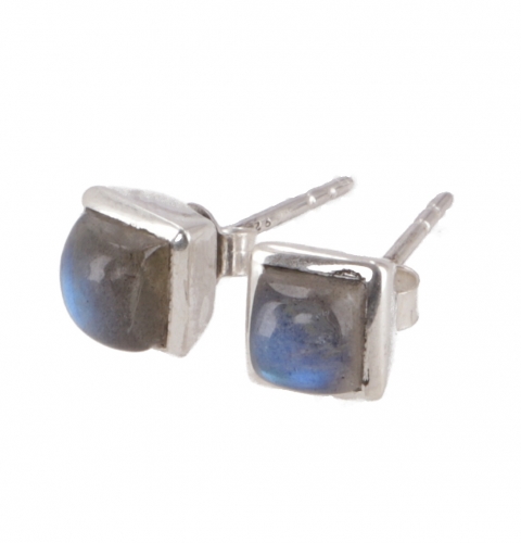 Indian stud earrings, boho ear jewelry square, silver stud earrings - labradorite - 0,7x0,7x0,5 cm 