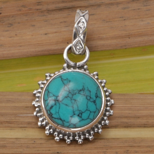 Dainty round boho silver pendant, Indian silver chain pendant - turquoise - 2 cm 1,5 cm