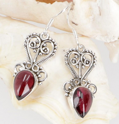 Indian silver earrings, filigree ethno earrings, boho ornament earrings - garnet - 3,5x1 cm