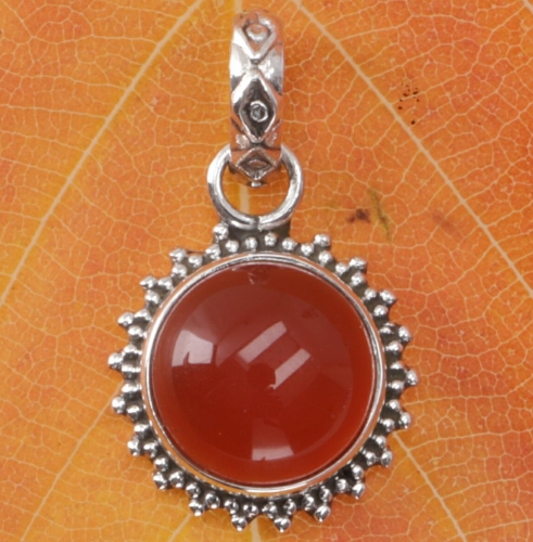 Dainty round boho silver pendant, Indian chain pendant made of silver - carnelian - 2 cm 1,5 cm