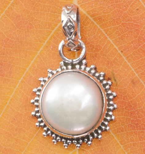 Dainty round boho silver pendant, Indian chain pendant made of silver - pearl - 2 cm 1,3 cm