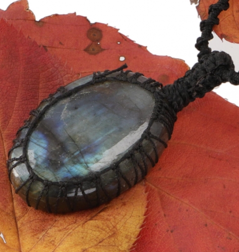 Knotted macram necklace with stone, ethnic jewelry, festival necklace - Labradorite #1 - 3,5x2,5 cm