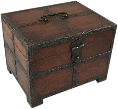 Small treasure chest, wooden box, jewelry box in 2 sizes - model 1