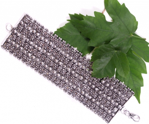 White metal bracelet 4 - 5x20x0,4 cm 