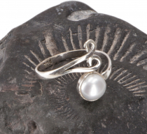 Filigree silver ring with gemstone, Indian silver ring - pearl