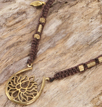 Makramee Kette, handgefertigte Boho Halskette - Lotus/braun