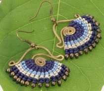 brass hanging earring with macramé - turquoise/blue