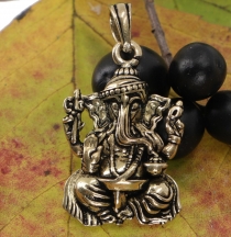 Amulett `sitzender Ganesha`, goldener Kettenanhänger aus Messing ..
