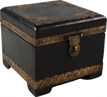 Rustic small treasure chest, wooden box, jewelry box - model 11